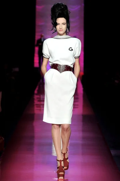 Look 13
